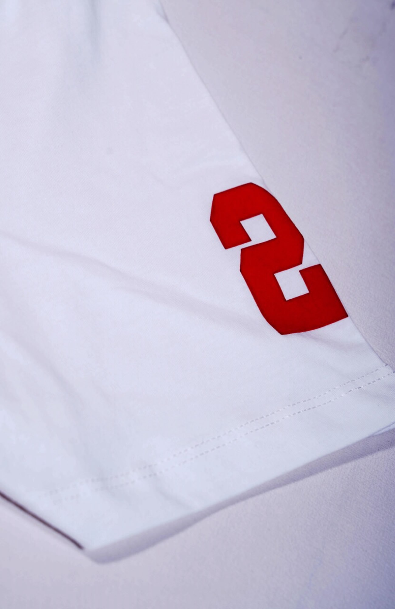 Amiri Logo Flocked Felt Trimmed Cotton Jersey White T Shirt (2) - www.newkick.vip